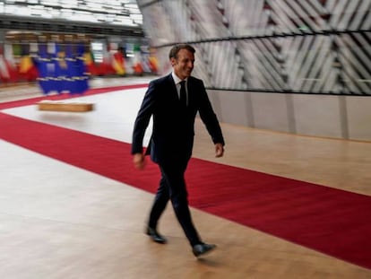 En foto: Emmanuel Macron, a su llegada a la cumbre en Bruselas, el pasado 30 de junio. En vídeo: declaraciones de Macron, el presidente de Francia.