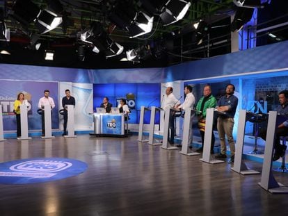 Candidatos a la Alcaldía de Bucaramanga durante el debate del Canal TRO, el 23 de octubre de 2023.