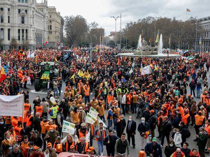 Inicio de la marcha del 20M reivindicando un mejor futuro para el mundo rural.