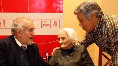 Josefa Garijo, en el centro, falleció sin poder convivir con sus hermanas en la misma residencia.