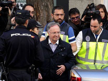 El líder de Manos Limpias, Miguel Bernad, detingut divendres, després de l'escorcoll de casa seva.