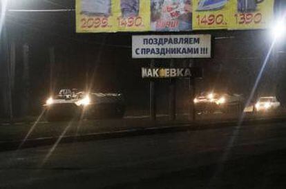 Vehículos militares en Donetsk (Ucrania), el martes.