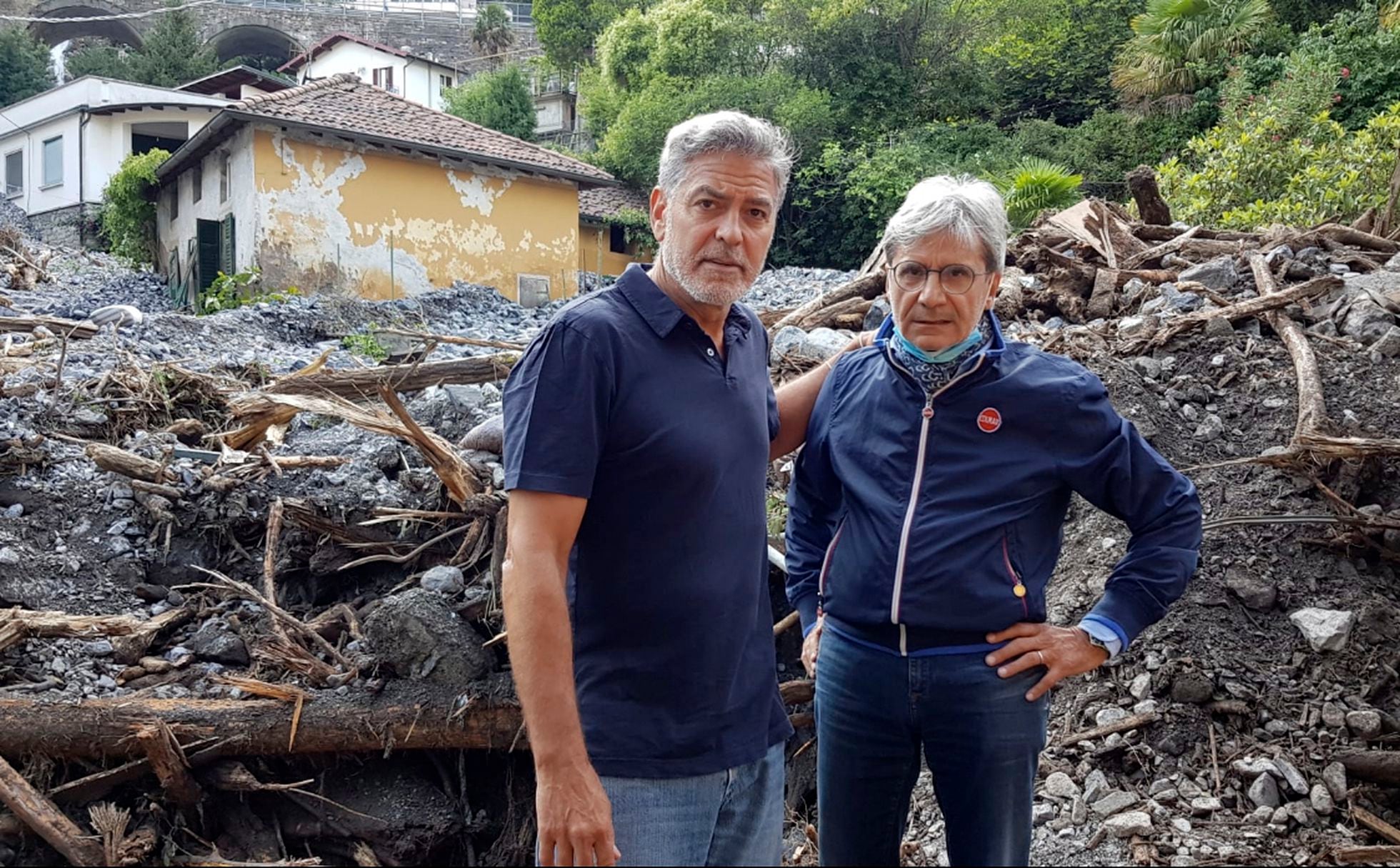 Italia: George Clooney se vuelca para ayudar en las inundaciones del Lago  Como, donde tiene una casa hace 20 aos | Gente | EL PAS