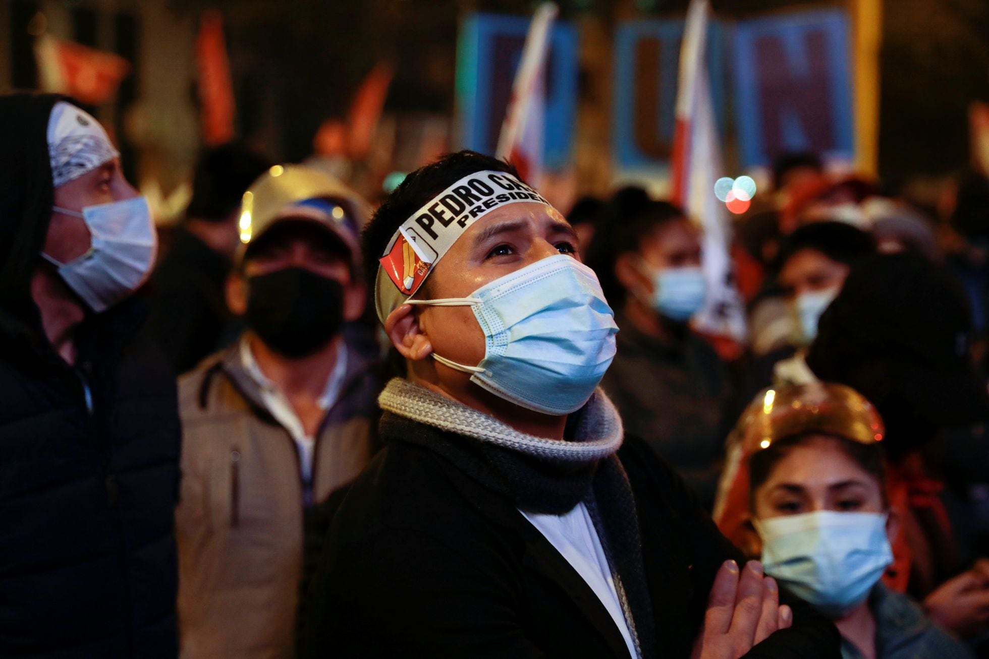 Elecciones en Perú 2021: Miles de seguidores de Castillo aguardan en las  calles de Lima la decisión final: “¿Cuándo reconocen al profe?” |  Internacional | EL PAÍS