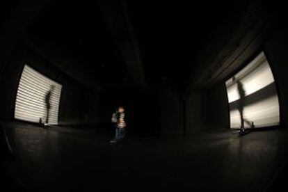 Instalación de Lis Rhodes titulada 'Light music', una de las sensaciones en la apertura de Los tanques de la Tate.