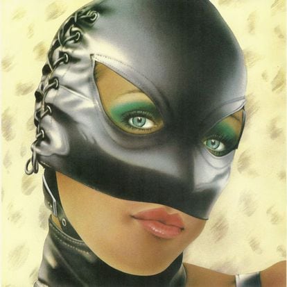 Una típica máscara de cuero usada en las relaciones sadomasoquistas, en 'Leatherlady' (1985).