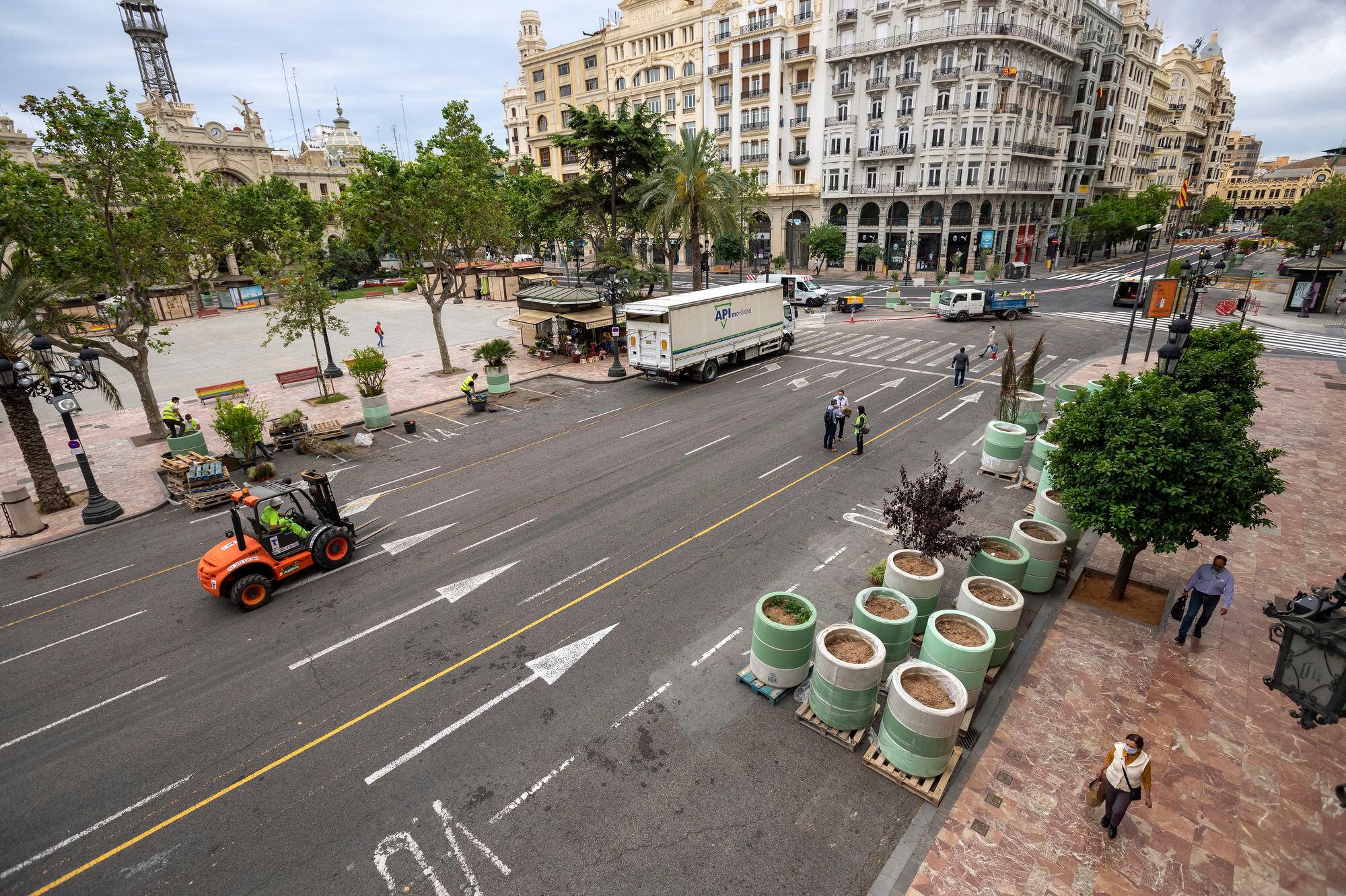 La plaza más céntrica de Valencia en plena remodelación para convertirla en peatonal.