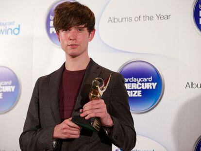 James Blake, ayer, con el Mercury en la mano. 