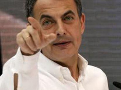 El presidente de Gobierno, José luis Rodríguez Zapatero, en el mitín en Elche.