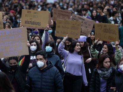 Manifestación feminista en el Día Internacional de la Mujer de 2022, en Barcelona.