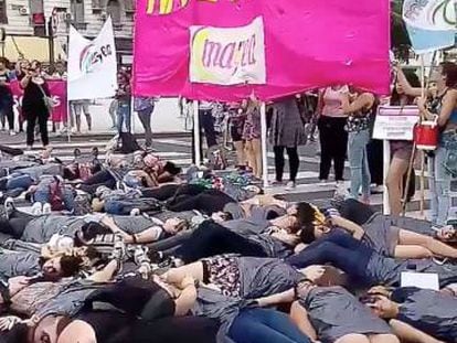 Protesta en Buenos Aires por el fallo del juicio por la muerte de Lucía Pérez.