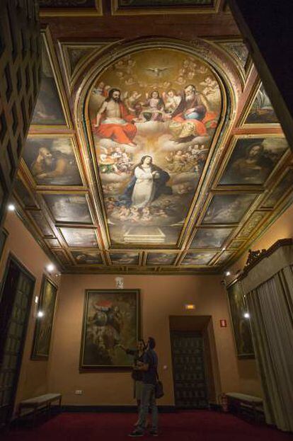 Techo de la sala del anteoratorio pintado por Matías de Arteaga.