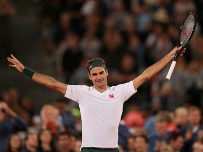 Federer celebra su victoria frente a Nadal después de ganar un partido de exhibición de The Match In Africa, en Ciudad del Cabo (Sudáfrica), a principios de 2020. 
