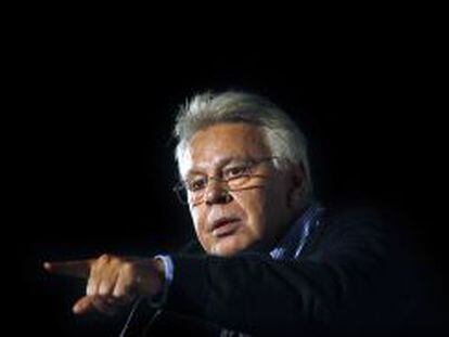 El expresidente, Felipe González, en un mitin político en 2008