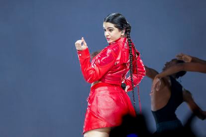 Rosalía, durante un concierto en el WiZink Center de Madrid.