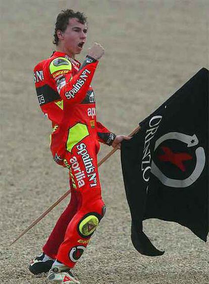 Jorge Lorenzo festeja su victoria en Jerez.