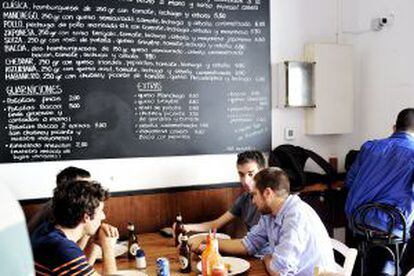 Comedor del restaurante Bacoa, en el barrio de Sant Pere.