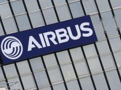 Logo del grupo Airbus en la sede central de Toulouse