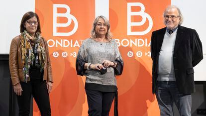 Los responsables de À punt, CCMC e IB3 en el acto de relanzamiento del canal Bon dia TV en Valencia.