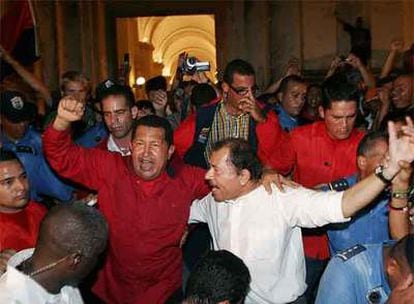 Hugo Chávez (izquierda) y Daniel Ortega, el domingo durante su visita a la localidad nicaragüense de León.
