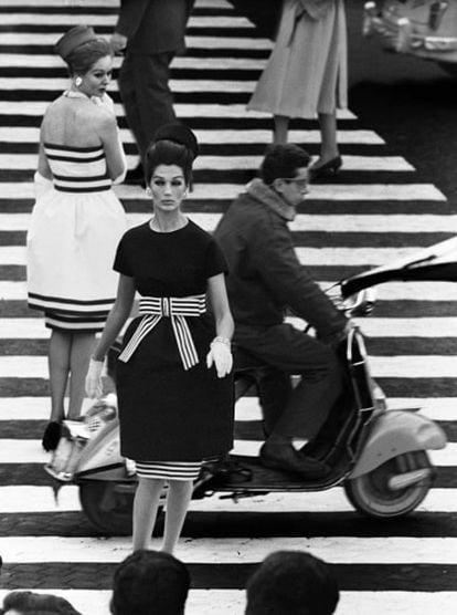 'Nina + Simone, Piazza di Spagna', Roma (Vogue), 1960