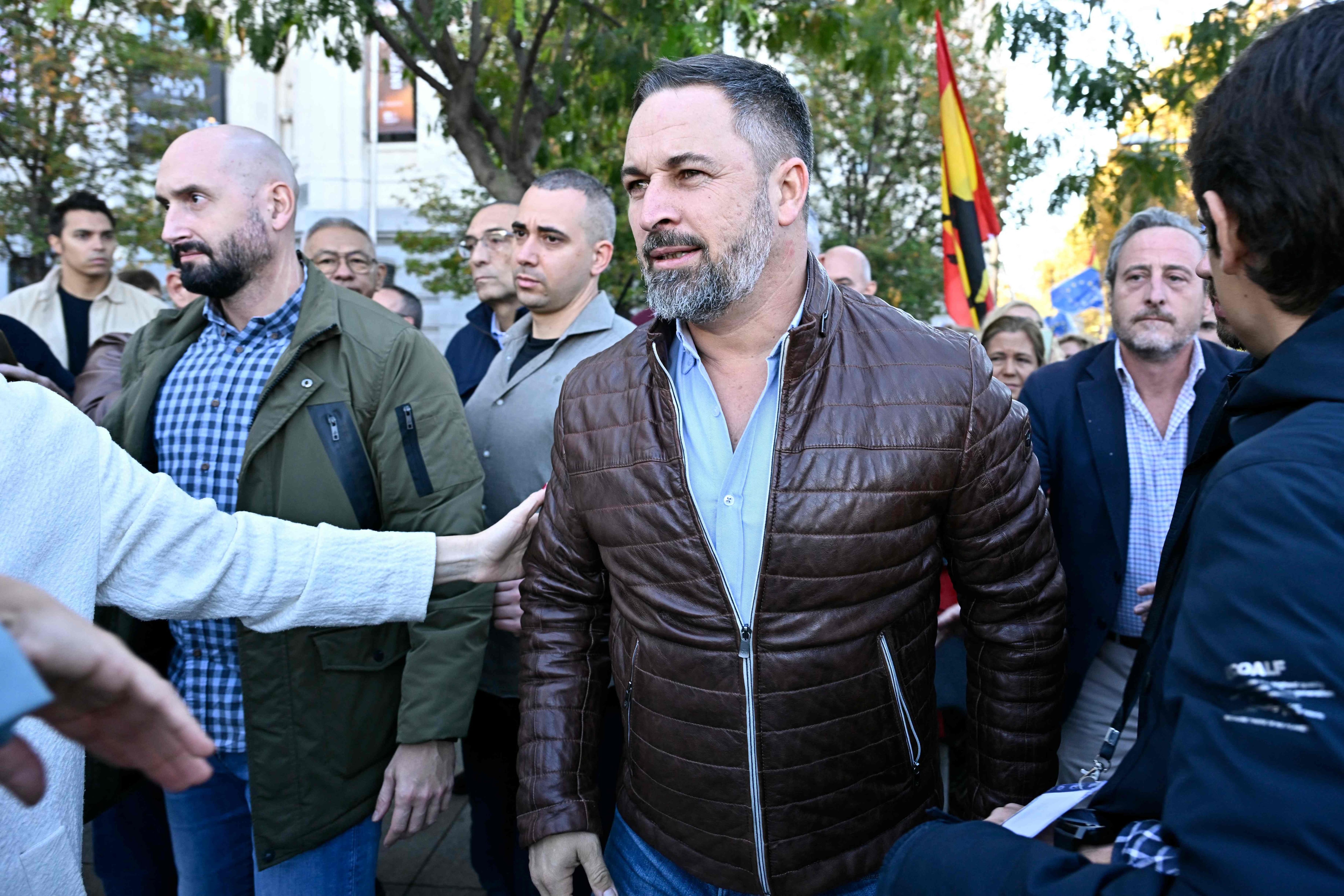 El líder de Vox, Santiago Abascal, acude a la manifestación de Cibeles contra la amnistía este sábado en Madrid. 