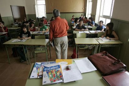 Estudiantes de Educación para la Ciudadanía en el instituto Infanta de Aragón, de Barcelona.