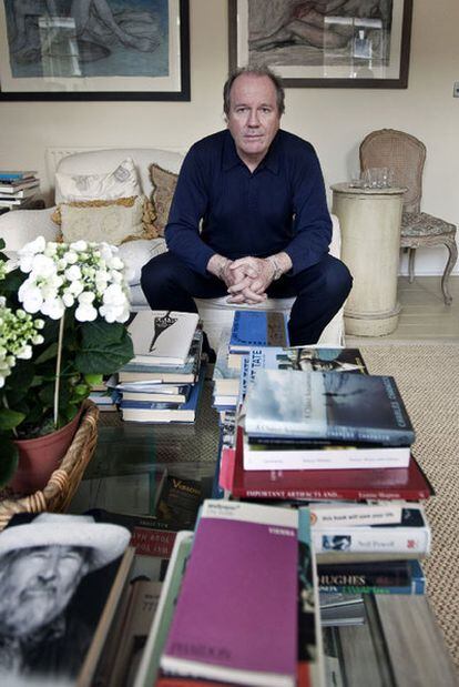 William Boyd, en su casa de Chelsea, en Londres.