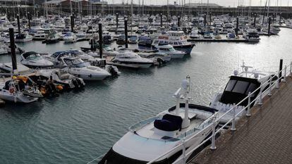 Puerto Elizabeth Marina de Saint Helier, en el para&iacute;so fiscal brit&aacute;nico de Jersey, en el canal de la Mancha.