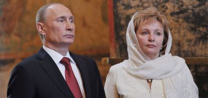 Vlad&iacute;mir Putin y su esposa.
