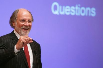 Una imagen de Corzine durante una comparecencia pública el pasado 9 de junio.