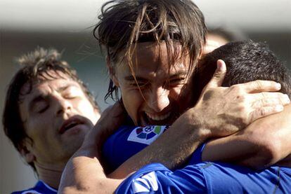 Los jugadores del Xerez celebran el gol de la victoria ante el Almería.