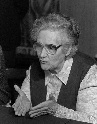 Federica Montseny, durante una rueda de prensa en Bilbao, en 1982.