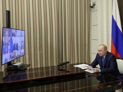 El presidente ruso, Vladímir Putin, presidía el miércoles una reunión virtual desde la ciudad de Sochi.