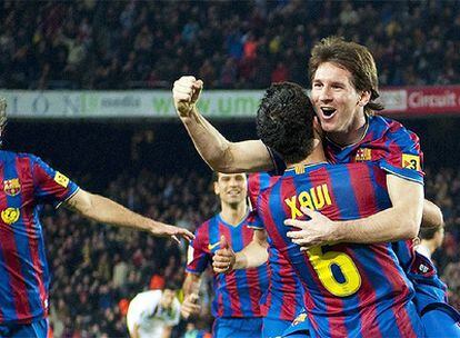 Messi y Xavi marcan la pauta y mantienen intratables al FC Barcelona, que sale airoso de un partido duro ante el Getafe