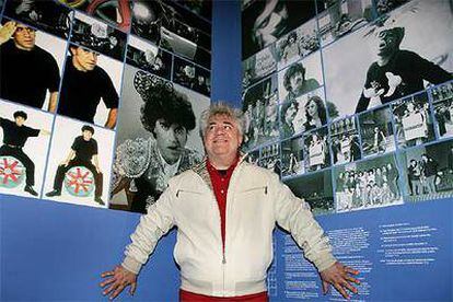 Pedro Almodóvar, ayer en la exposición de la Cinemateca Francesa.