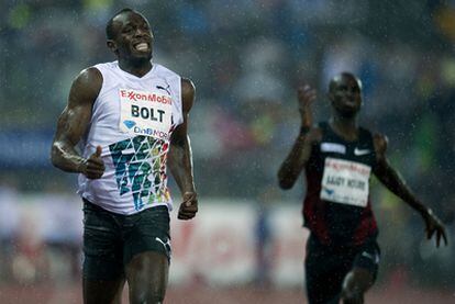 Bolt cruza primera la meta en Oslo