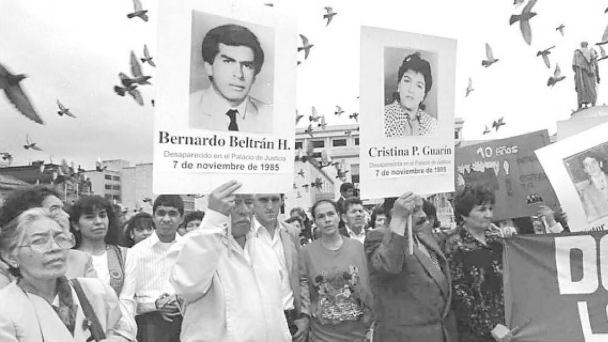 Toma del Palacio de Justicia: Más de 30 años esperando justicia: las víctimas de la violencia en Colombia piden menos homenajes y más reparación | Internacional | EL PAÍS
