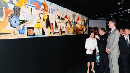 La ministra de Educación, Isabel Celaá y el Rey Felipe VI, en la inauguración de la exposición de César Manrique, este miércoles.