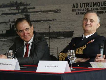 A la derecha, Julio Castelo, ex presidente de Mapfre, junto al actual presidente (izda.), Antonio Huertas, y el almirante Rodríguez Garat.