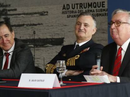 A la derecha, Julio Castelo, ex presidente de Mapfre, junto al actual presidente (izda.), Antonio Huertas, y el almirante Rodríguez Garat.