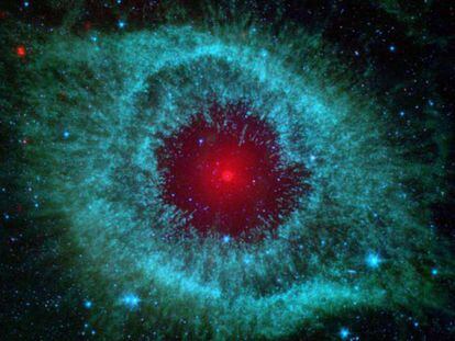 Imagen de la nebulosa Helix captada por el telescopio espacial infrarrojo, Spitzer. 