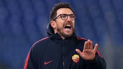 Eusebio di Francesco durante un partido de la Roma, en 2019.