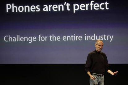 Steve Jobs, durante la rueda de prensa ofrecida en California para hablar de los problemas del iPhone4.
