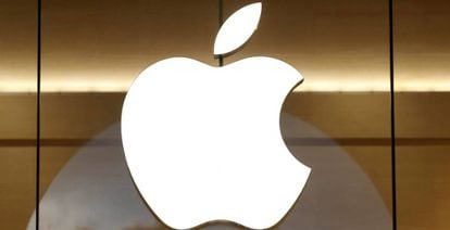 Logotipo de Apple en una Apple Store de Par&iacute;s.