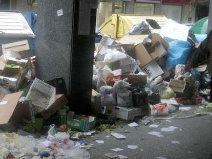 huelga de basuras en la calle Mayor de Getxo