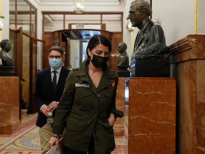 La diputada de Vox Macarena Olona, este martes a su llegada al pleno del Congreso