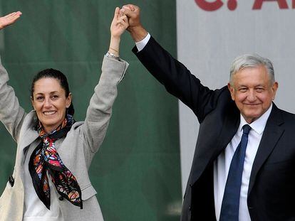 Claudia Sheinbaum y Andrés Manuel López Obrador, en el Zócalo de Ciudad de México.