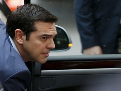 El primer ministro griego, Alexis Tsipras, a su llegada a la cumbre de l&iacute;deres europeos, este domingo en Bruselas.