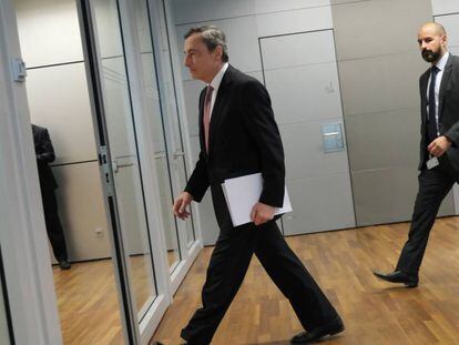 Mario Draghi, presidente del BCE, antes de la rueda de prensa de ayer. 